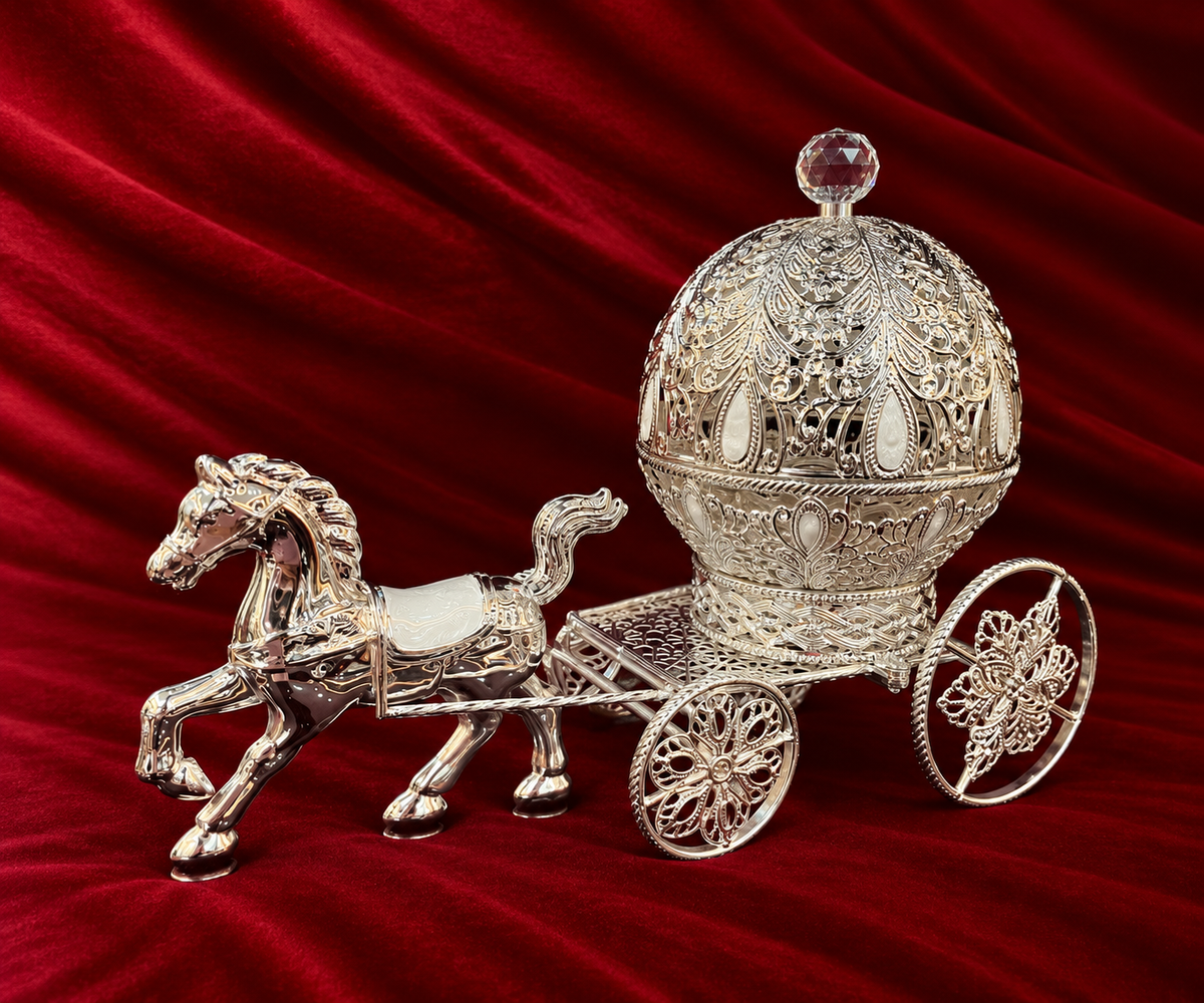 Royal Dome Horse Carriage Serving Bowl white enamel