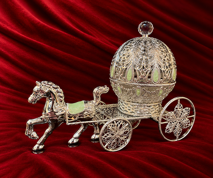 Royal Dome Horse Carriage Serving Bowl green enamel